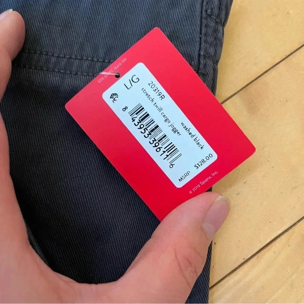 Spanx Cargo Jogger Women's Size Large Washed Black Twill Ankle Zip Pants NWT - Picture 5 of 12